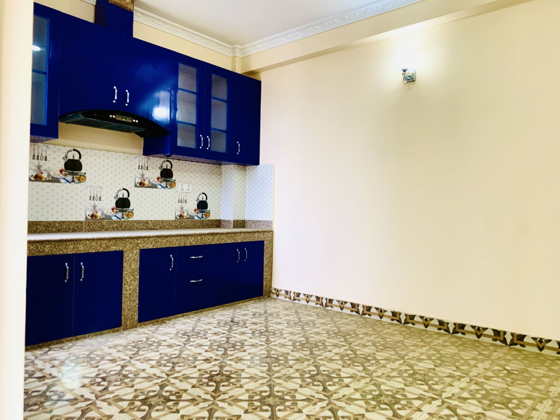 Pros and Cons of Marble Flooring in Kitchens